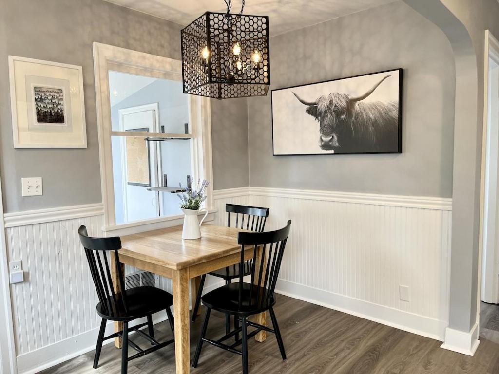 Modern 2 Bedroom Farmhouse Cottage With Hot Tub In Snohomish Exterior foto