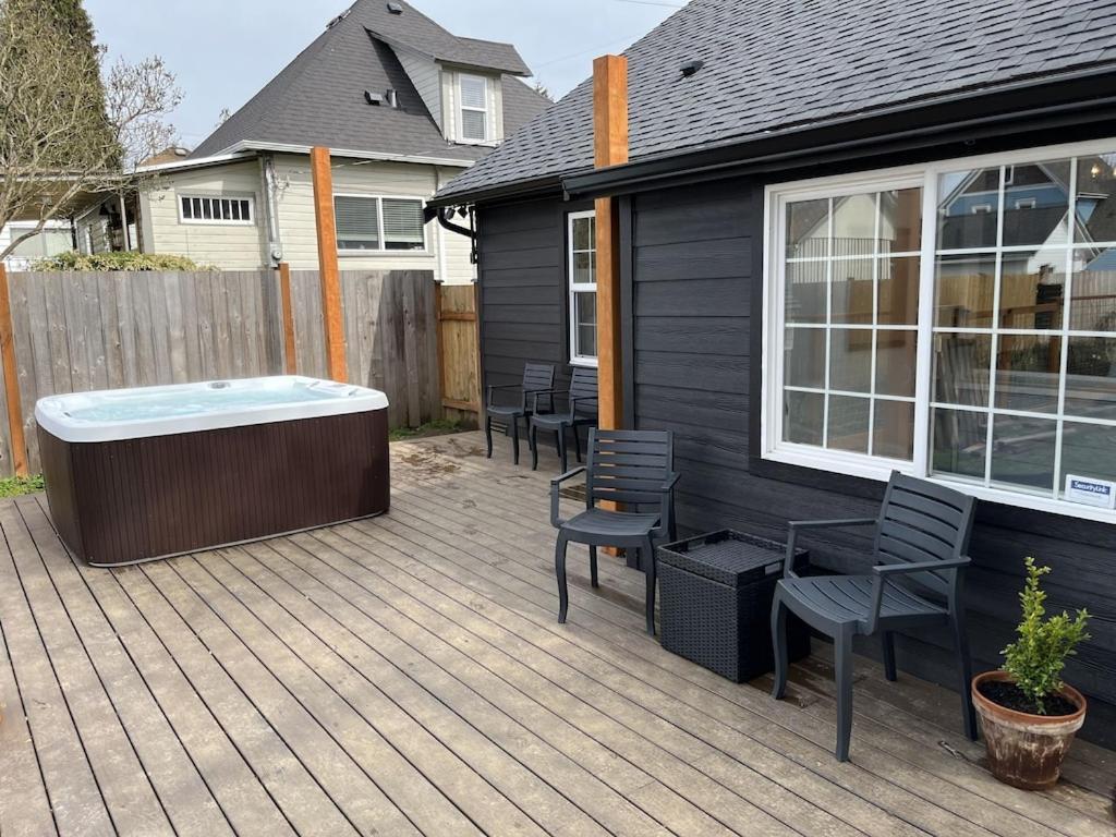 Modern 2 Bedroom Farmhouse Cottage With Hot Tub In Snohomish Exterior foto